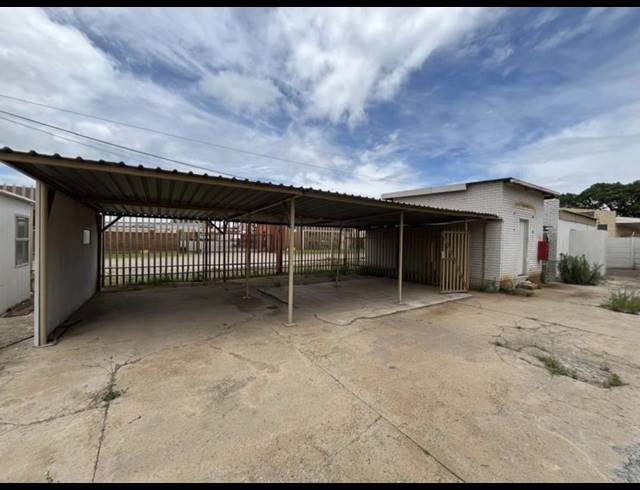 4,200M² WAREHOUSE FOR SALE IN DALVIEW